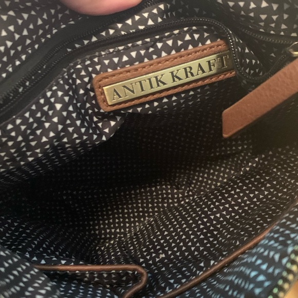 Antika Kraft black & tan crossbody - Picture 5 of 6